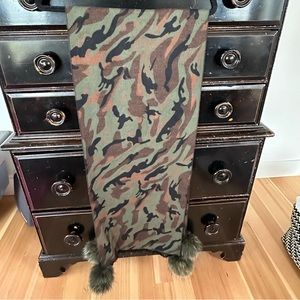 Camo print scarf with faux fur